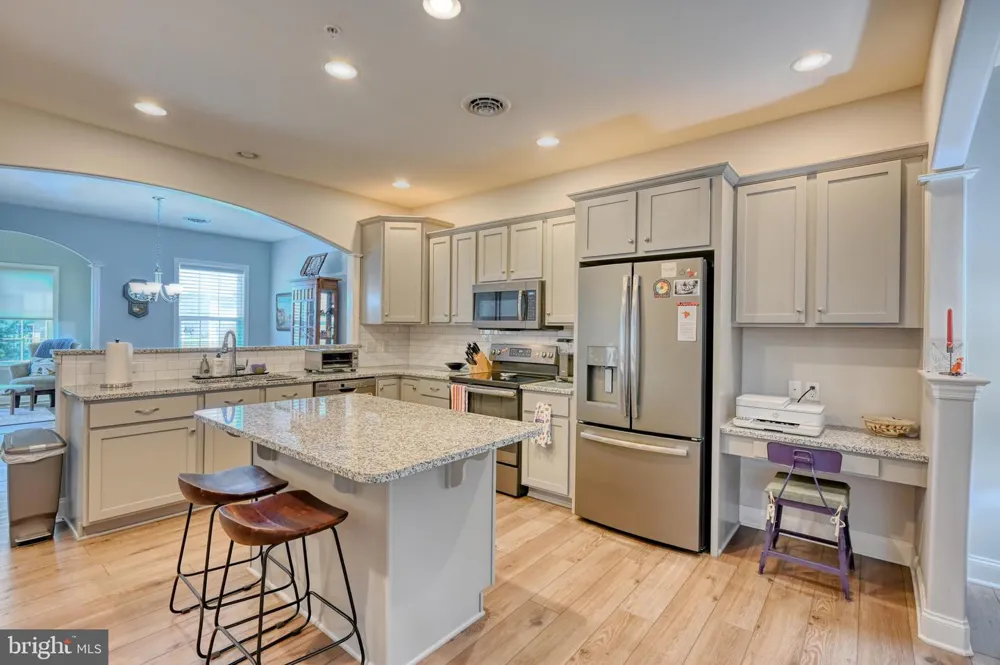 102 S VILLAGE CIRCLE Palmyra, PA 17078