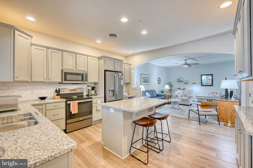 102 S VILLAGE CIRCLE Palmyra, PA 17078