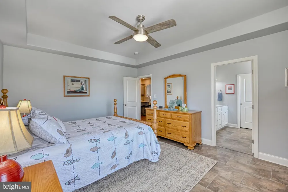 102 S VILLAGE CIRCLE Palmyra, PA 17078