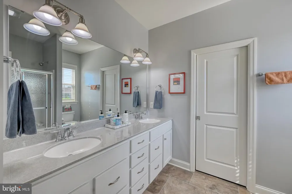 102 S VILLAGE CIRCLE Palmyra, PA 17078