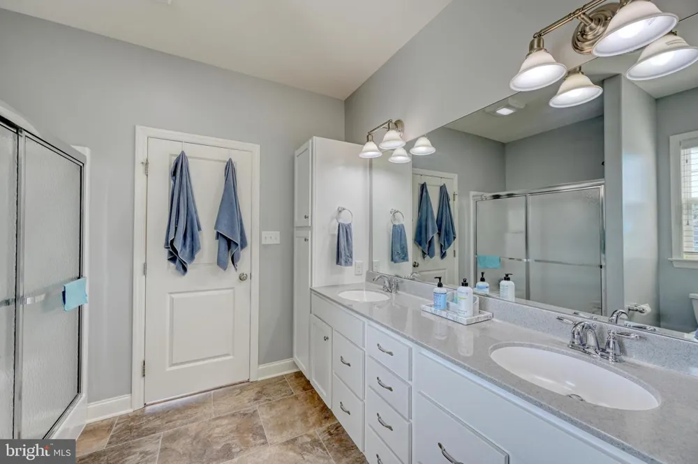102 S VILLAGE CIRCLE Palmyra, PA 17078