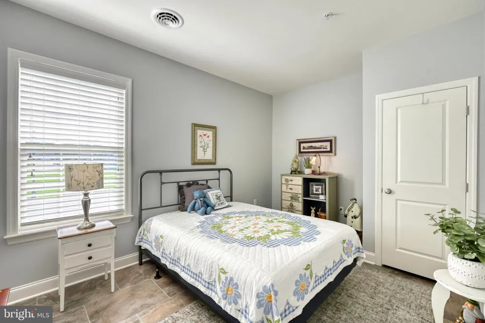 102 S VILLAGE CIRCLE Palmyra, PA 17078
