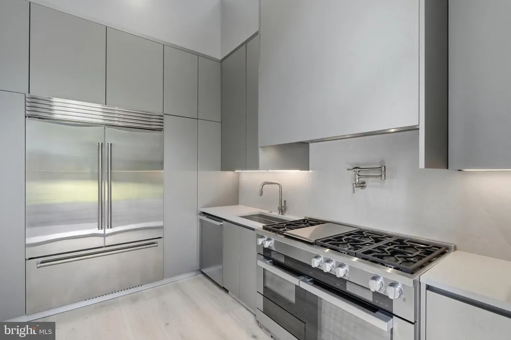 1036 TOWLSTON ROAD Mclean, VA 22102
