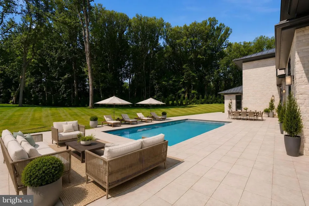 1036 TOWLSTON ROAD Mclean, VA 22102