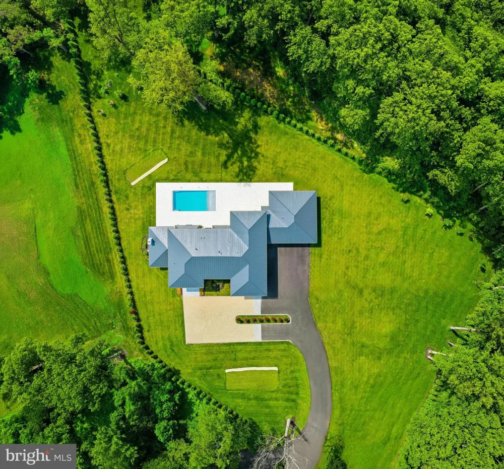 1036 TOWLSTON ROAD Mclean, VA 22102