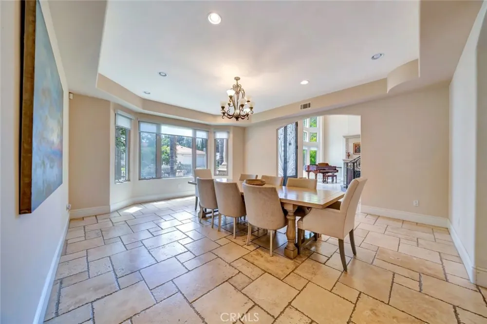 4822 Valjean Avenue Encino, CA 91436