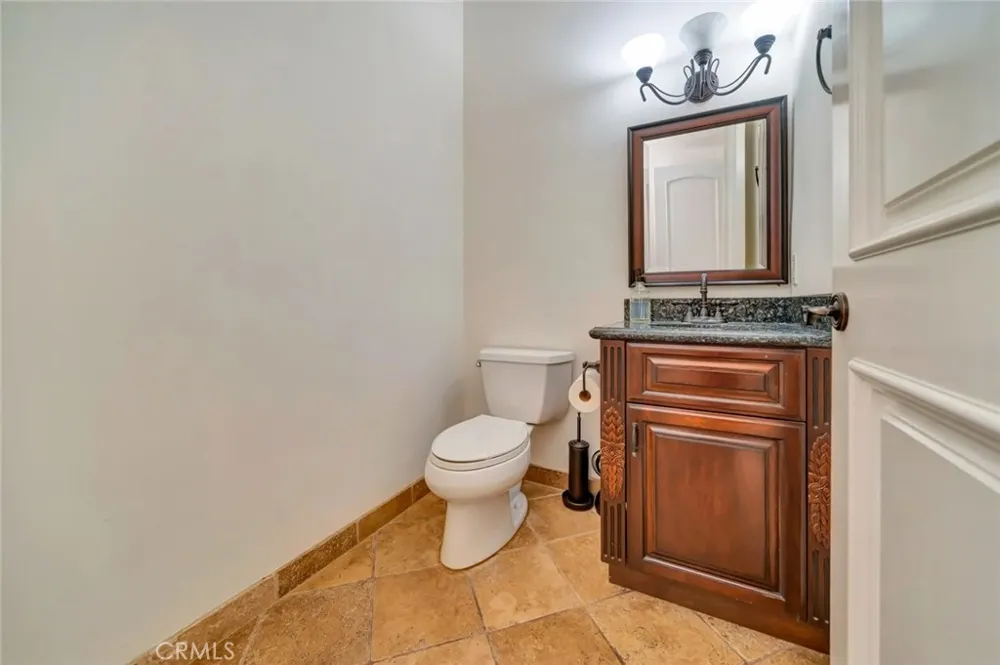 4822 Valjean Avenue Encino, CA 91436