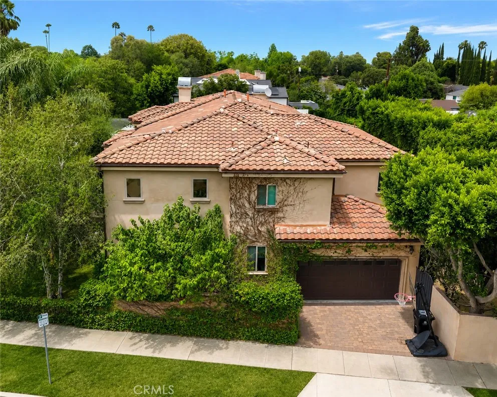 4822 Valjean Avenue Encino, CA 91436