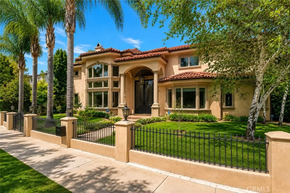 4822 Valjean Avenue Encino, CA 91436