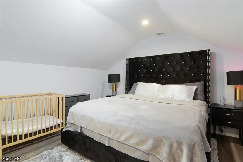 113 Sanford St East Orange City, NJ 07018