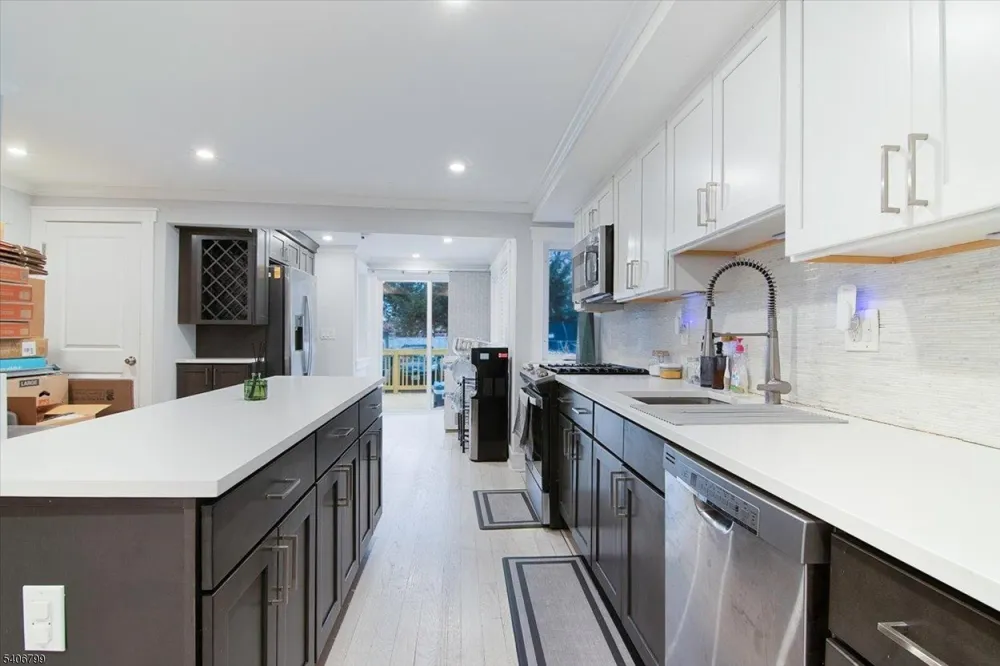 113 Sanford St East Orange City, NJ 07018