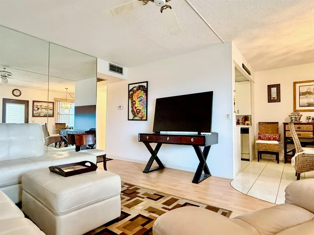 4046 Guildford C Boca Raton, FL 33434