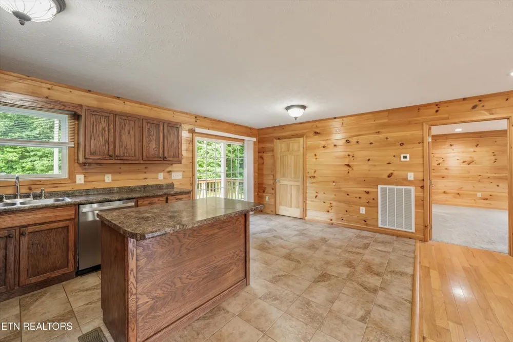 1220 Cougar Tr Del Rio, TN 37727