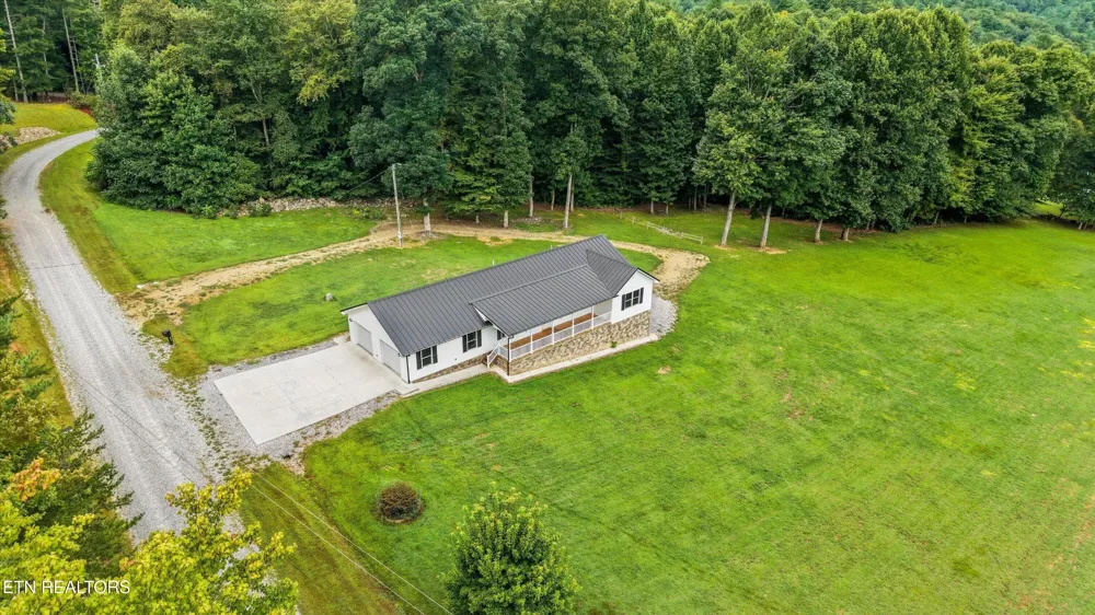 1220 Cougar Tr Del Rio, TN 37727