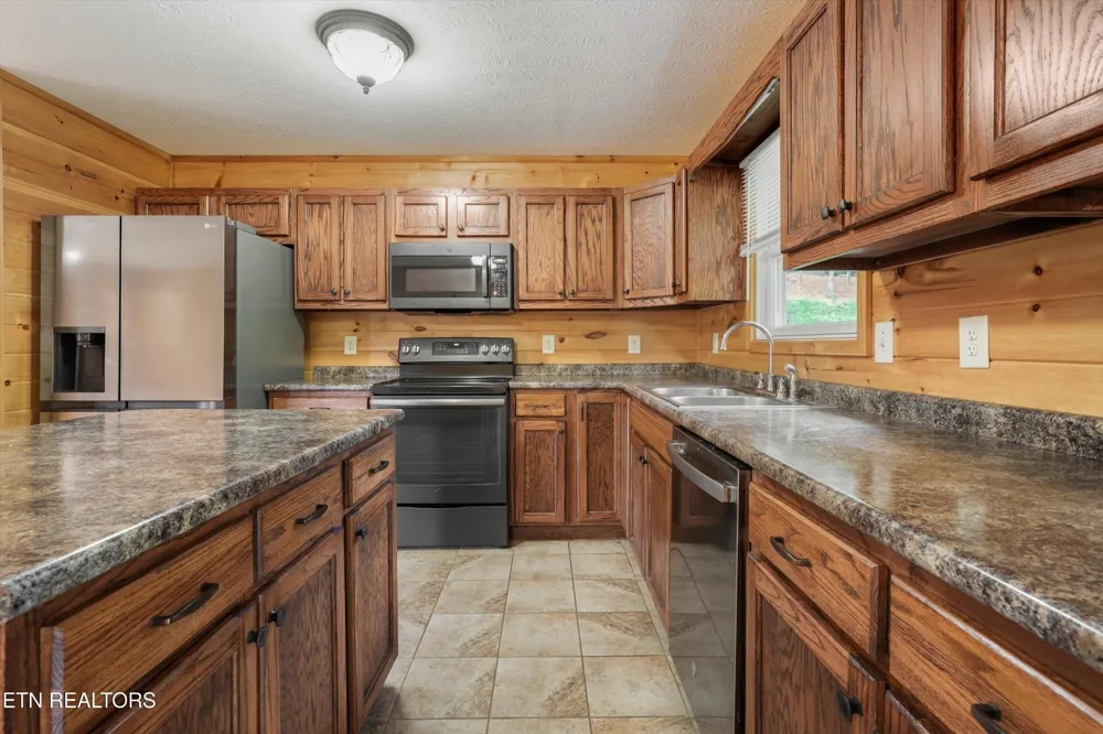 1220 Cougar Tr Del Rio, TN 37727