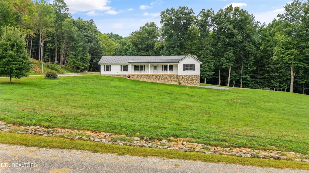 1220 Cougar Tr Del Rio, TN 37727