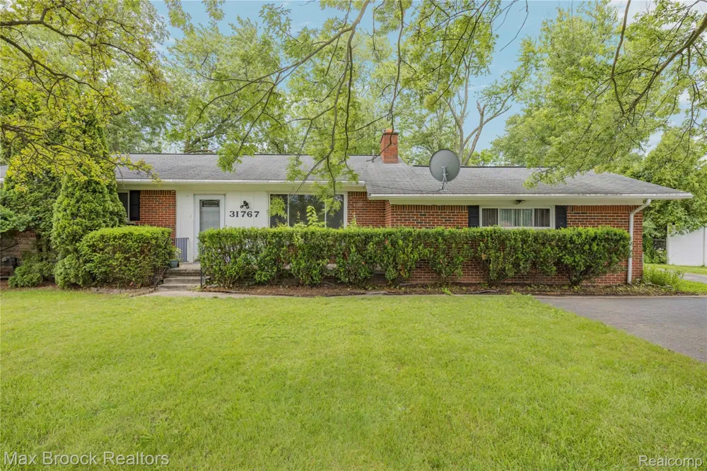 31767 W 13 Mile Road Farmington Hills City, MI 48334