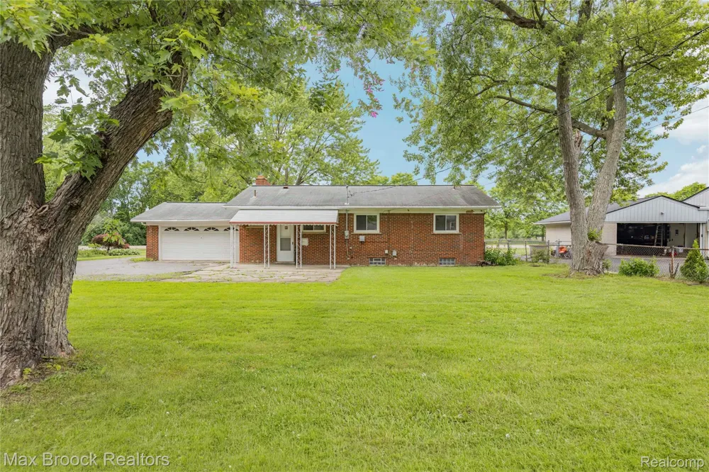 31767 W 13 Mile Road Farmington Hills City, MI 48334