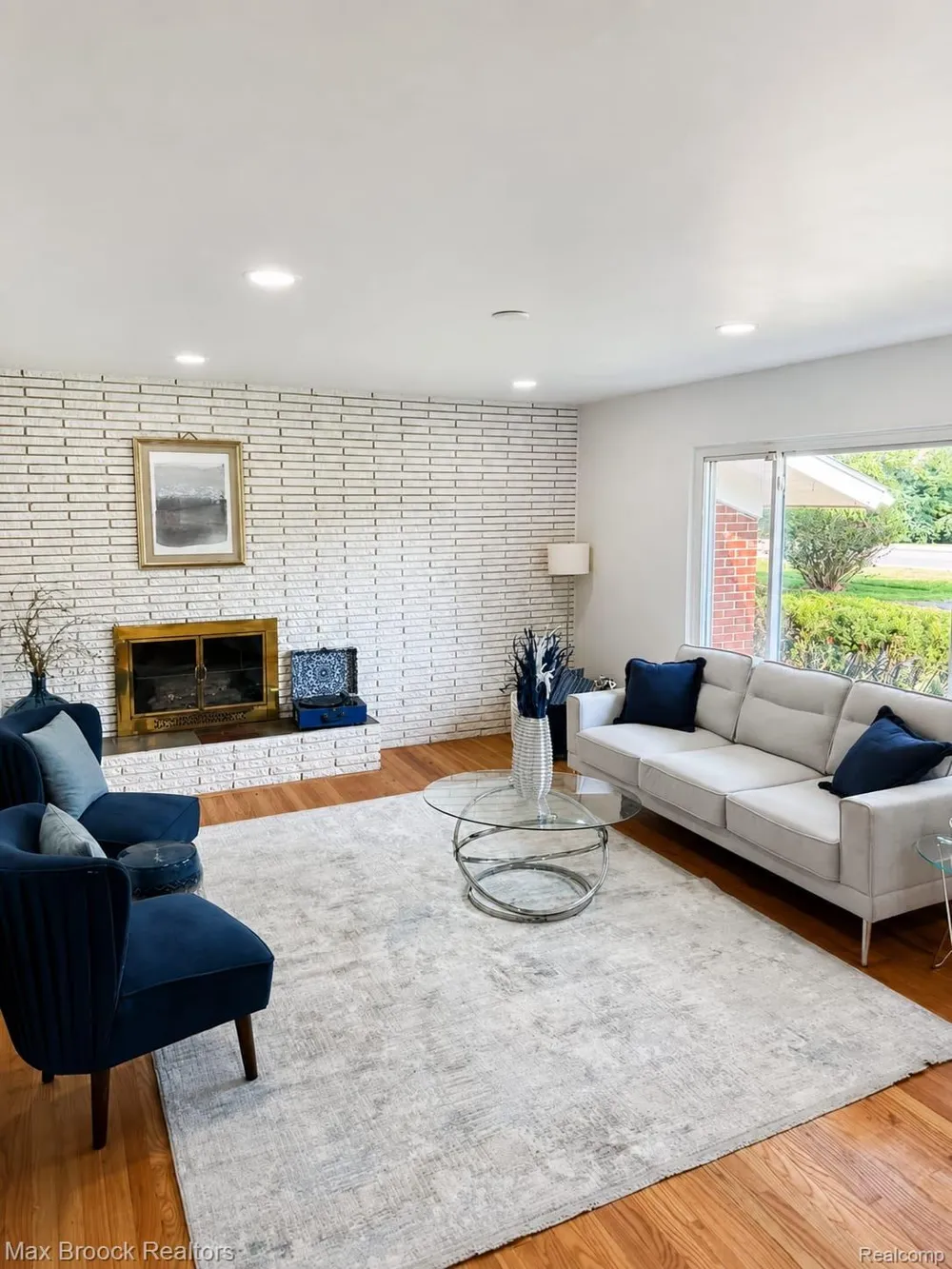 31767 W 13 Mile Road Farmington Hills City, MI 48334