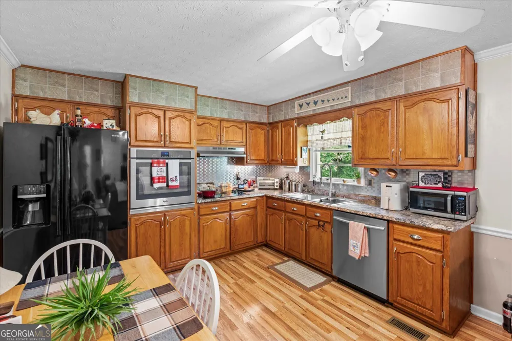 1417 Pineview CIR Douglasville, GA 30134