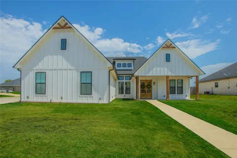 116 Indian Trails Road