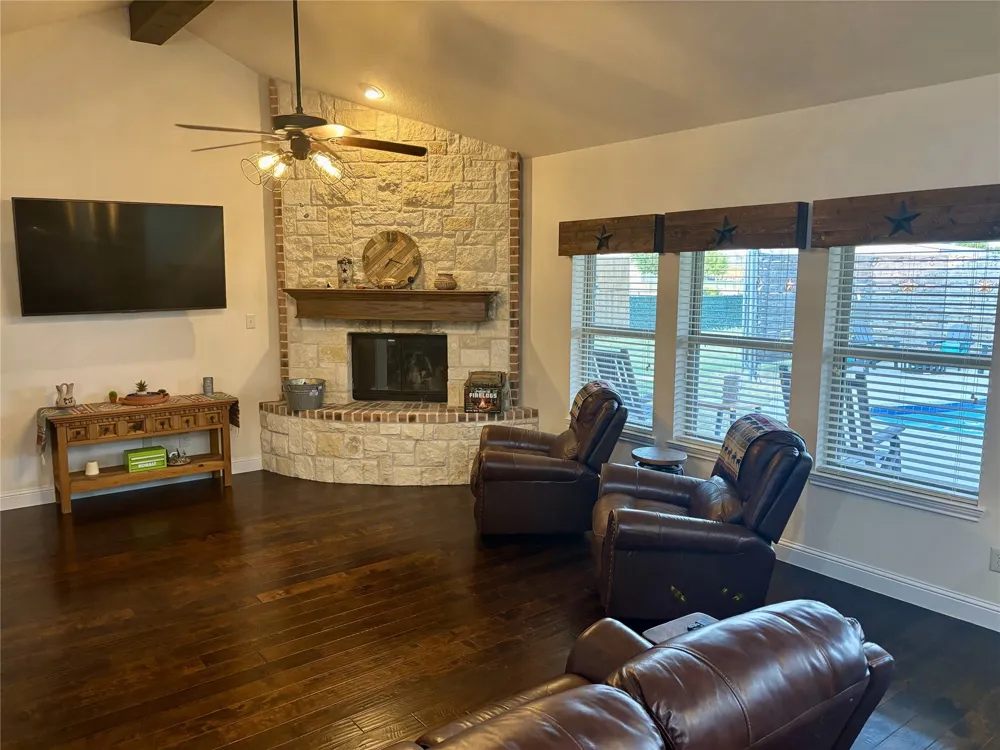 410 Water Fall Lane Nevada, TX 75173