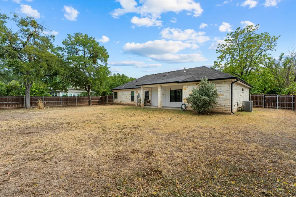 403 S Adams Street McGregor, TX 76657