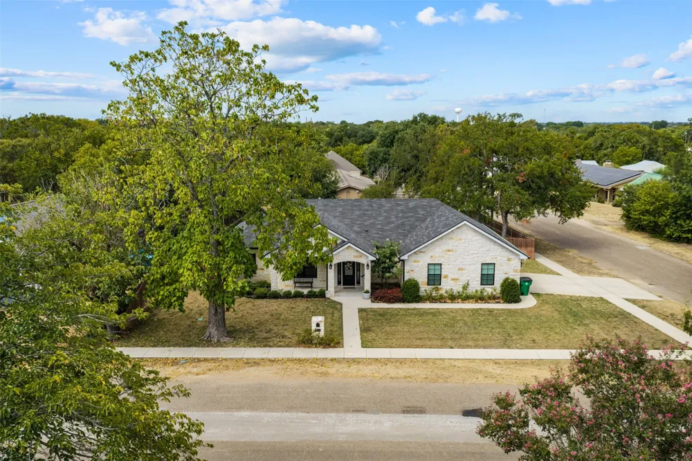 403 S Adams Street McGregor, TX 76657