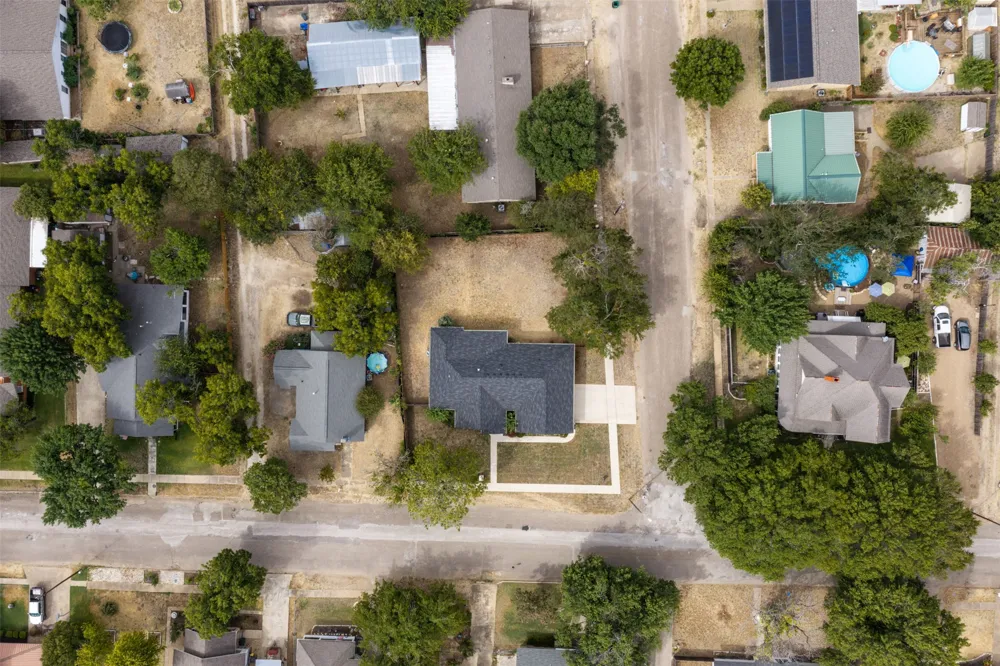 403 S Adams Street McGregor, TX 76657