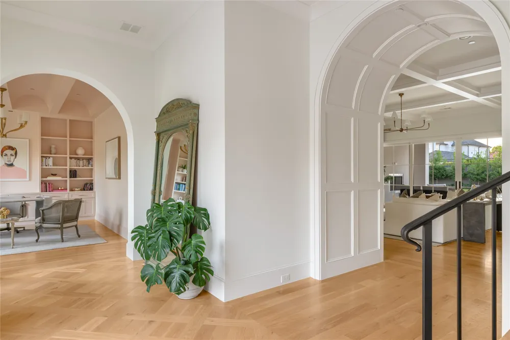 6815 Pemberton Drive Dallas, TX 75230
