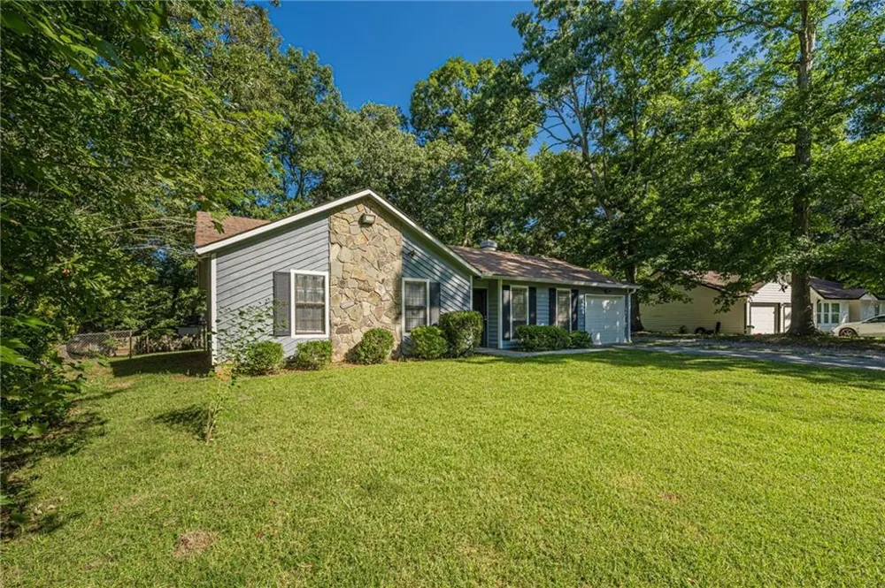 5350 Greenhedge Trail Stone Mountain, GA 30088