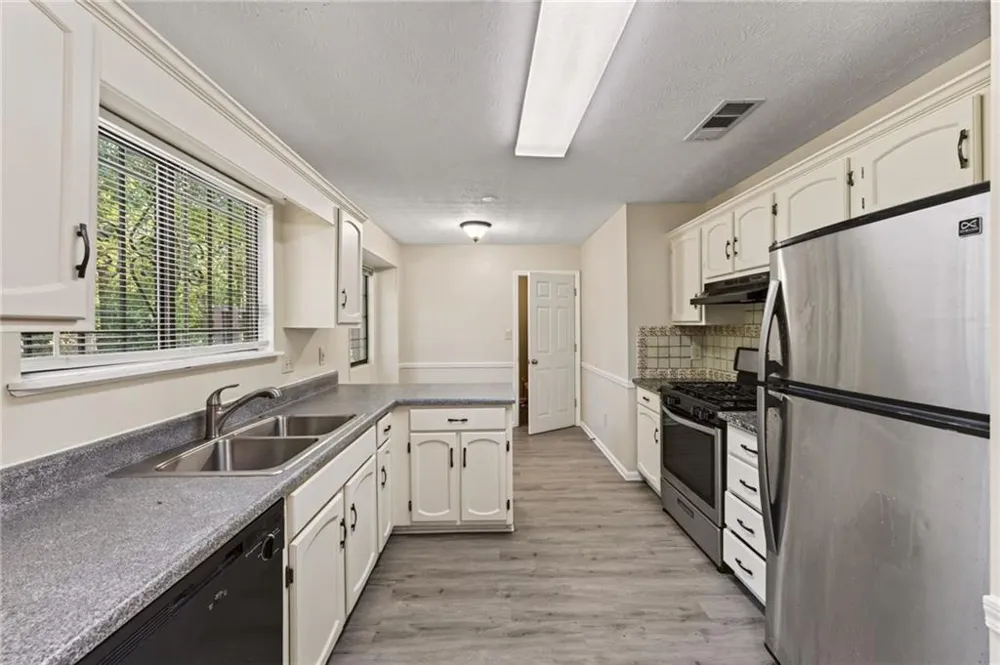 5350 Greenhedge Trail Stone Mountain, GA 30088