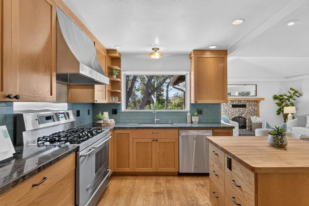7101 Viewpoint Road Aptos, CA 95003