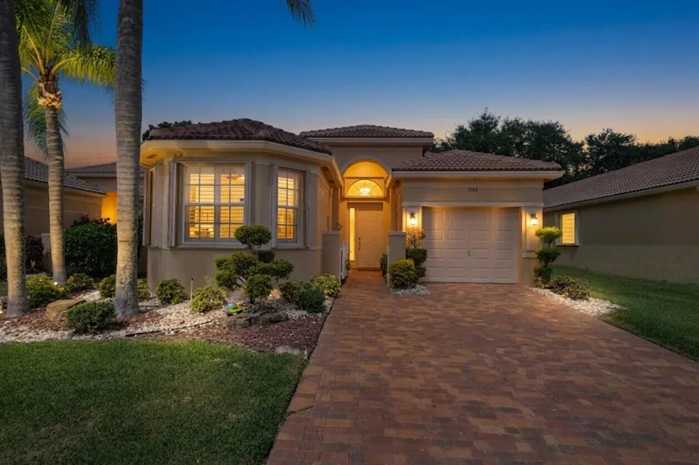 7148 CATALUNA CIRCLE Delray Beach, FL 33446