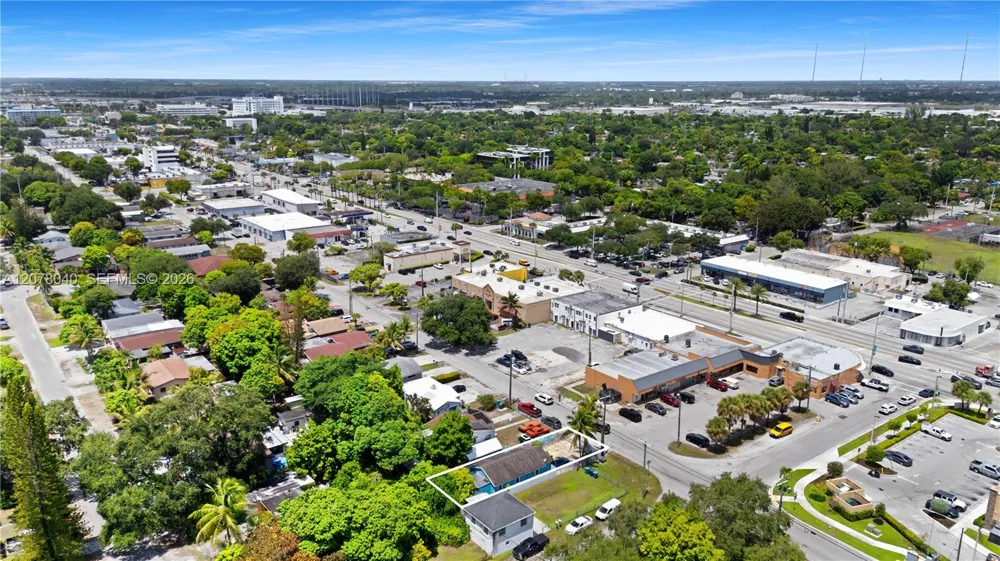 390 NE 166th St North Miami, FL 33162