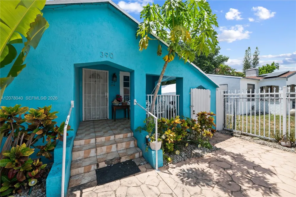 390 NE 166th St North Miami, FL 33162