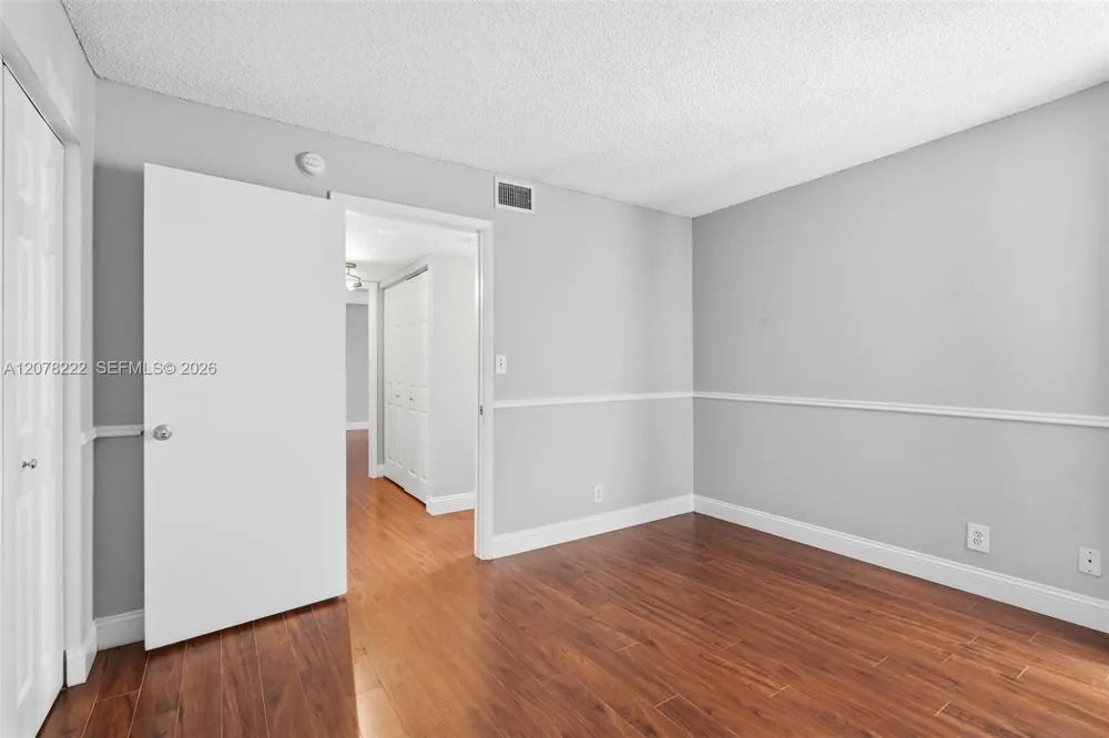 7610 Westwood Dr #122 Tamarac, FL 33321