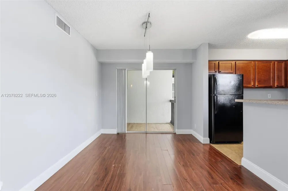 7610 Westwood Dr #122 Tamarac, FL 33321