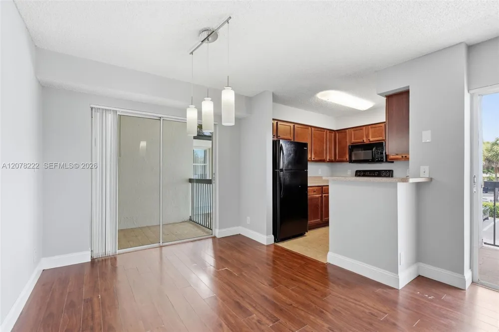 7610 Westwood Dr #122 Tamarac, FL 33321
