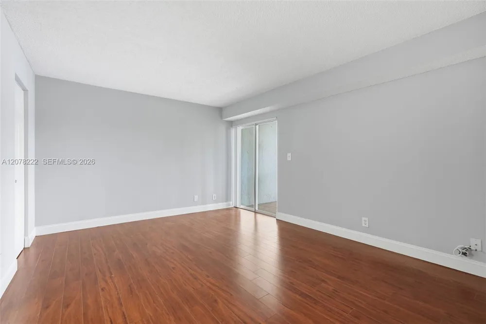 7610 Westwood Dr #122 Tamarac, FL 33321