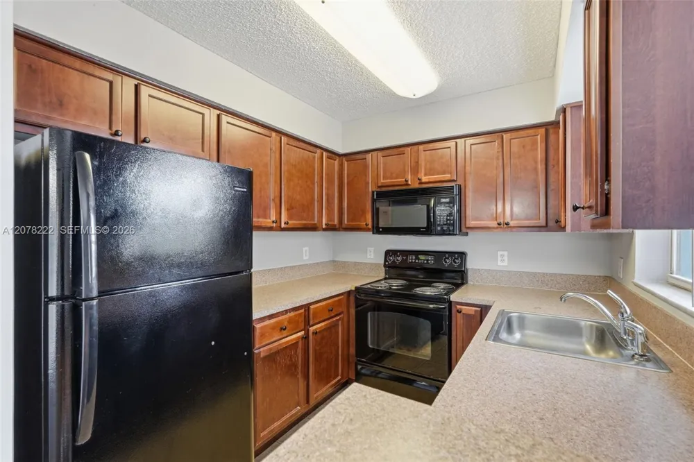 7610 Westwood Dr #122 Tamarac, FL 33321