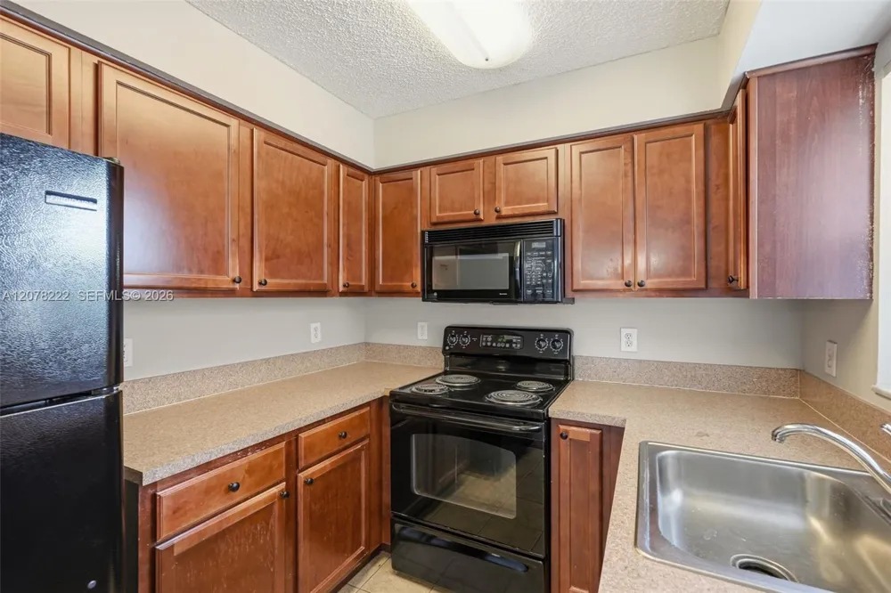 7610 Westwood Dr #122 Tamarac, FL 33321