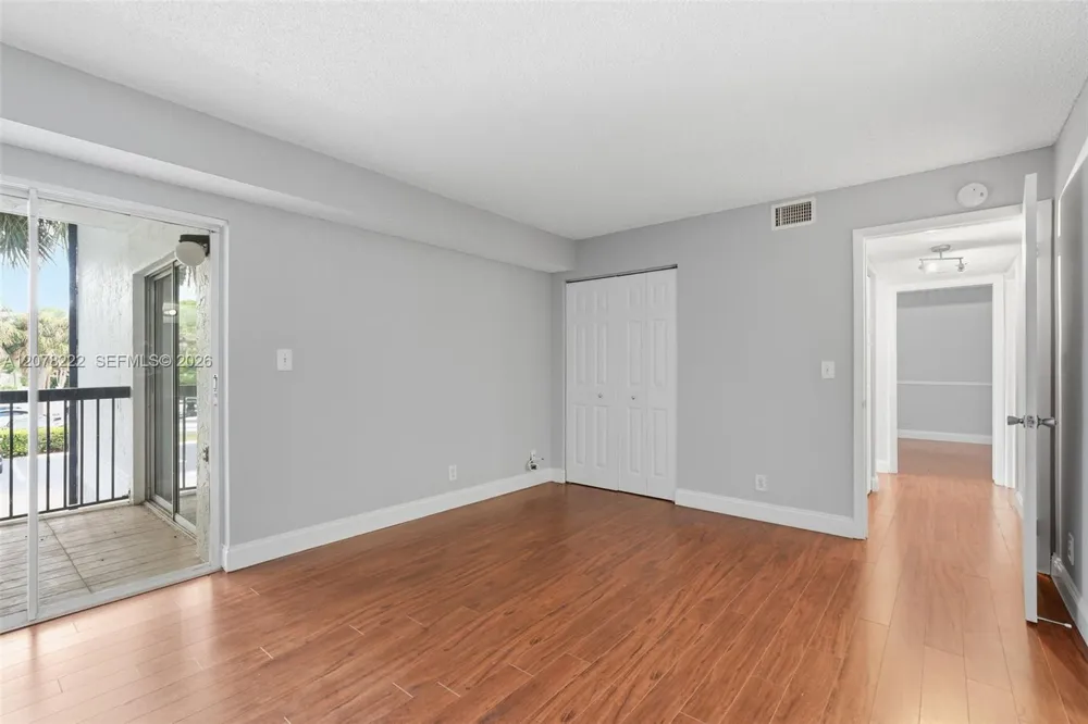 7610 Westwood Dr #122 Tamarac, FL 33321