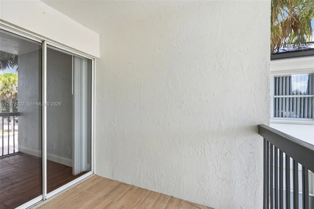 7610 Westwood Dr #122 Tamarac, FL 33321