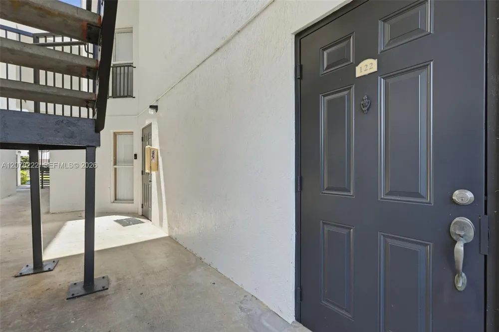 7610 Westwood Dr #122 Tamarac, FL 33321