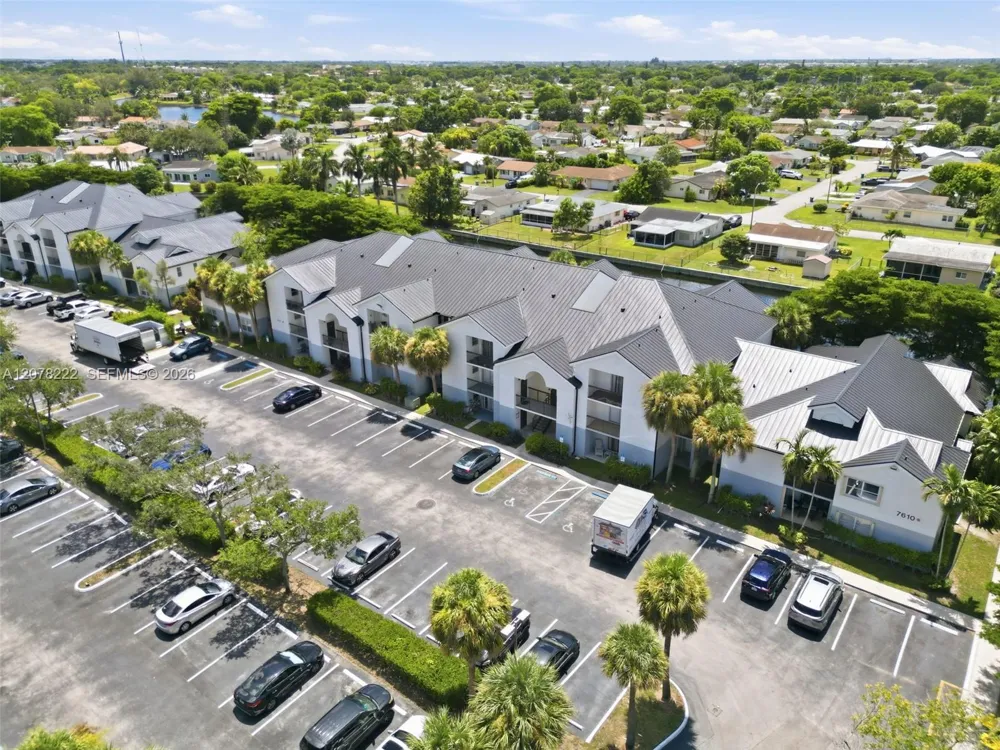 7610 Westwood Dr #122 Tamarac, FL 33321