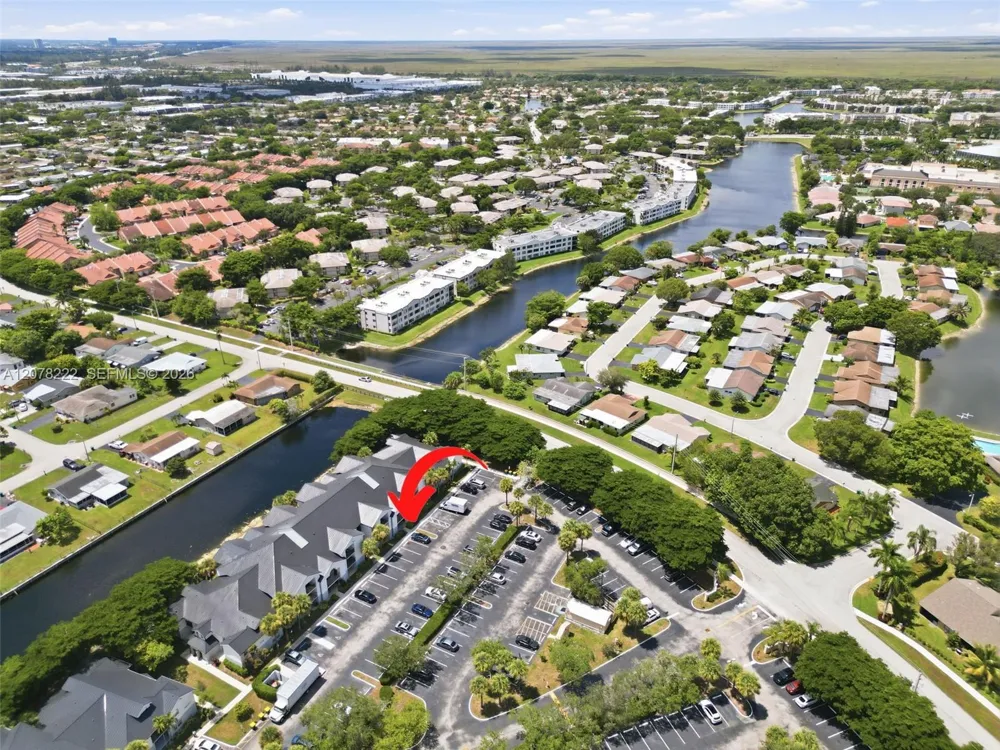 7610 Westwood Dr #122 Tamarac, FL 33321