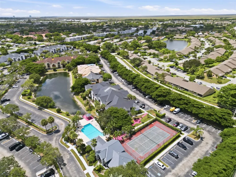 7610 Westwood Dr #122 Tamarac, FL 33321
