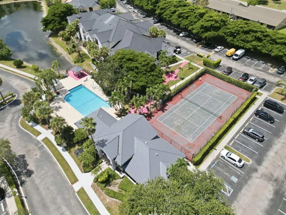 7610 Westwood Dr #122 Tamarac, FL 33321