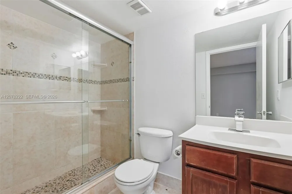 7610 Westwood Dr #122 Tamarac, FL 33321